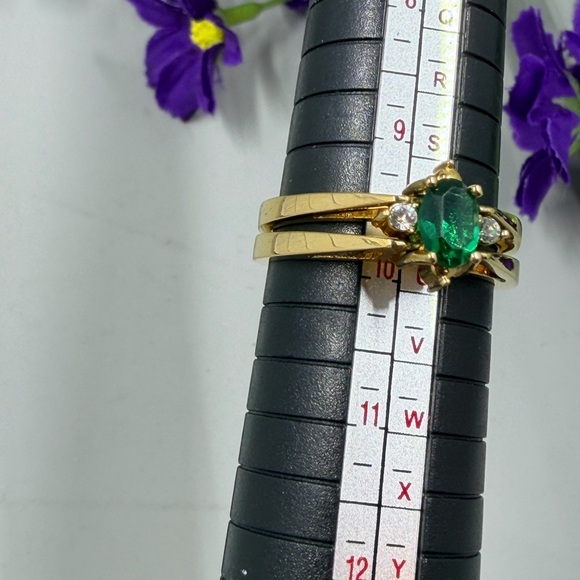 Reversible Gold Plated Ring with Emerald Green Stone or White Crystal Cluster - Picture 9 of 9